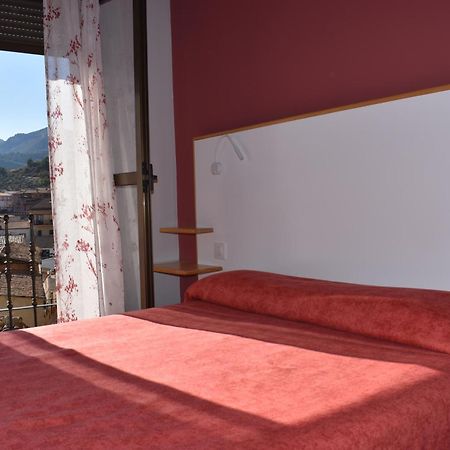 Hostal Altamira Guadalupe Гвадалупе Екстер'єр фото