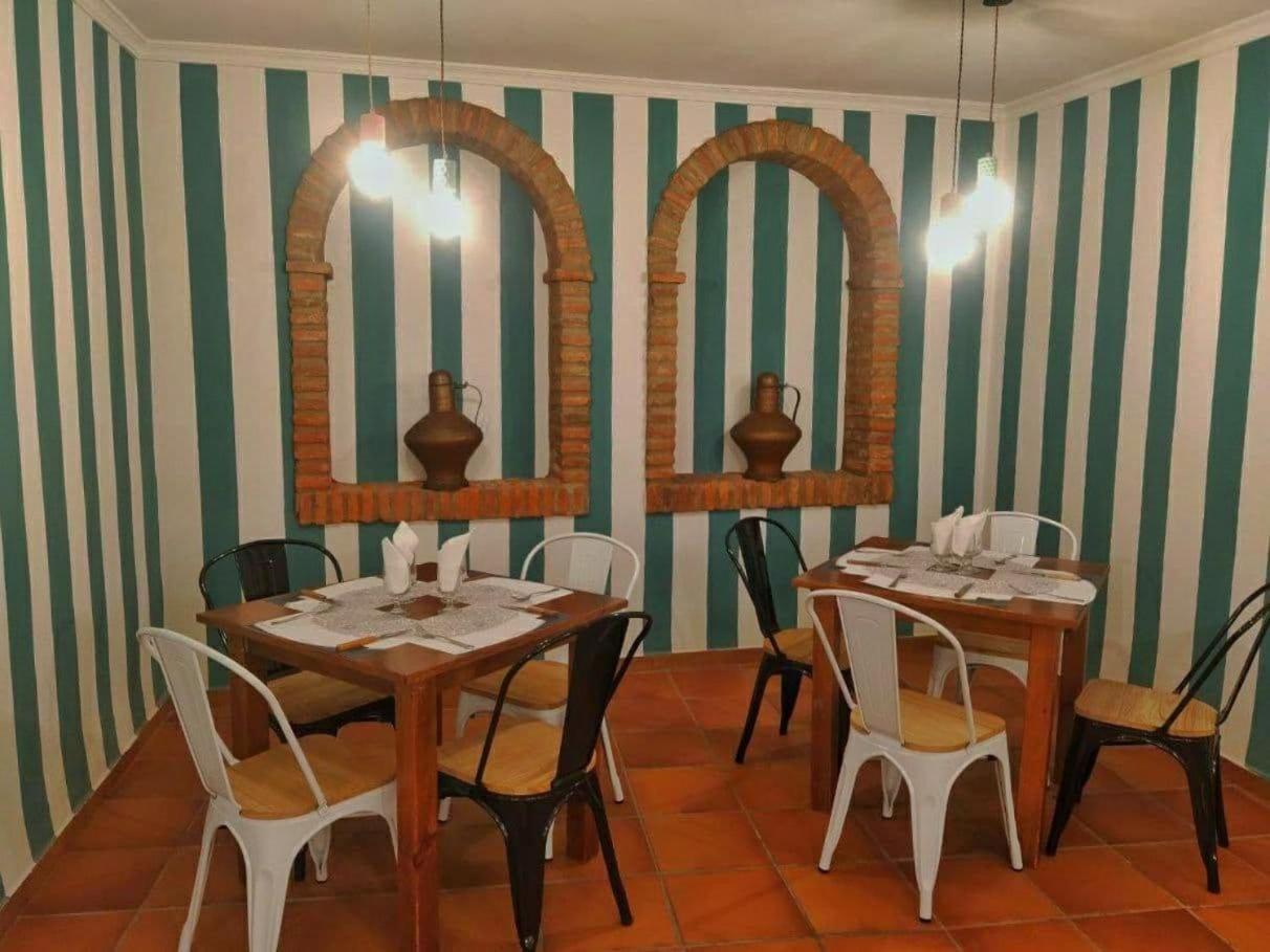 Hostal Altamira Guadalupe Гвадалупе Екстер'єр фото