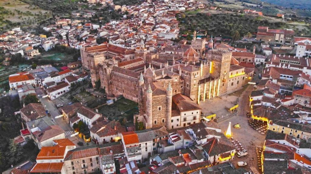 Hostal Altamira Guadalupe Гвадалупе Екстер'єр фото