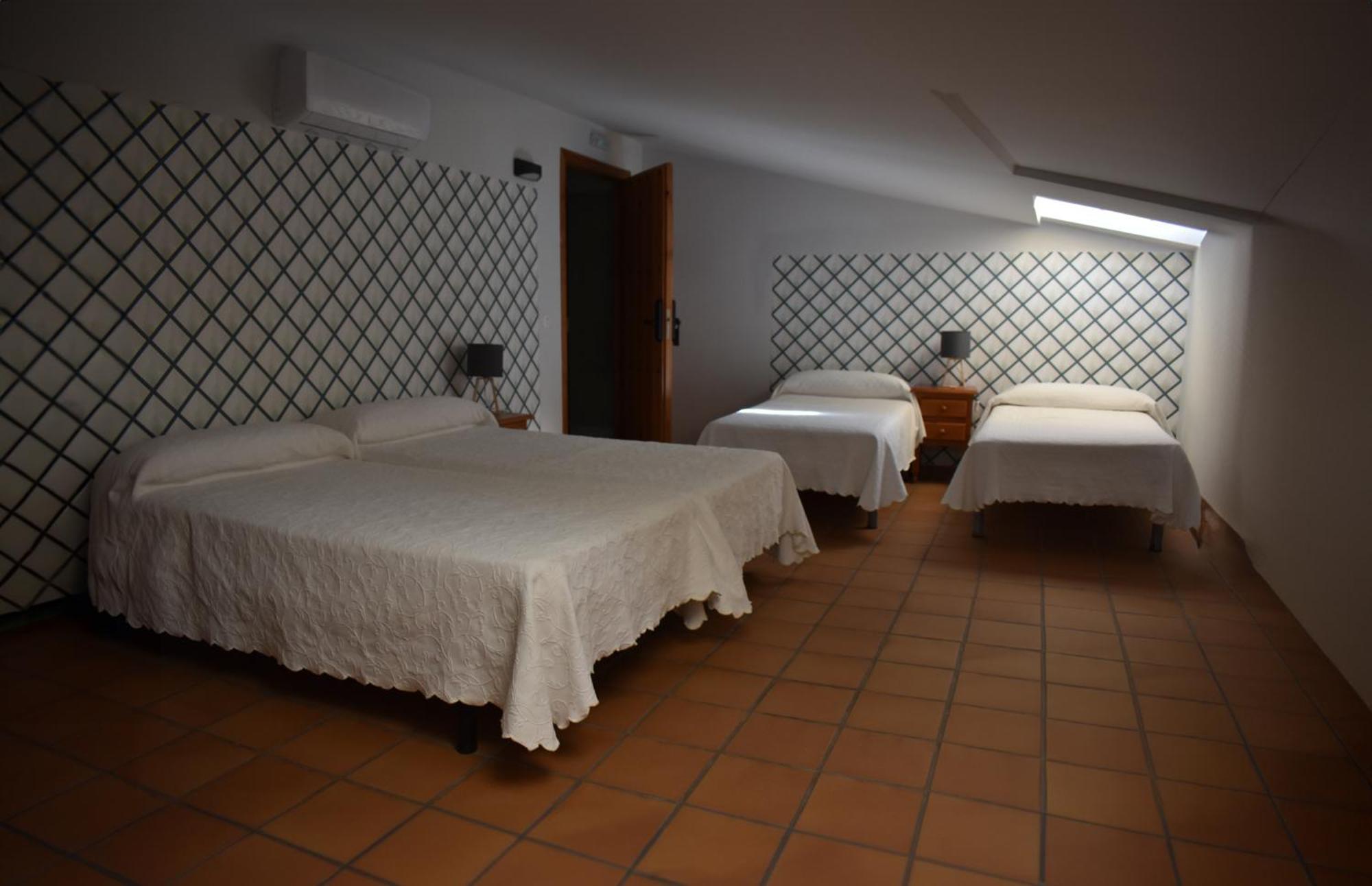 Hostal Altamira Guadalupe Гвадалупе Екстер'єр фото