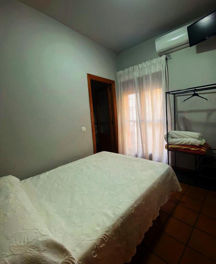 Hostal Altamira Guadalupe Гвадалупе Екстер'єр фото